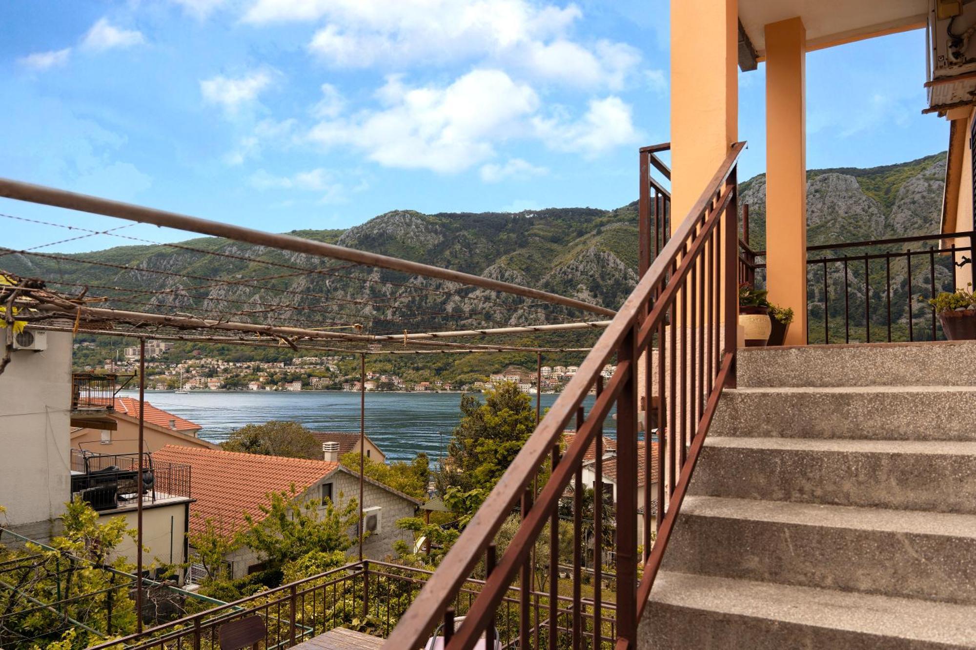 Apartment Busola Kotor Ngoại thất bức ảnh